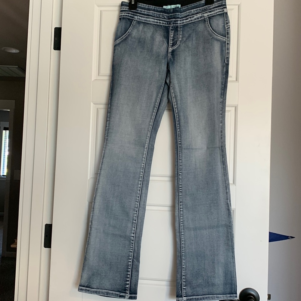 Maurice’s light wash jeans